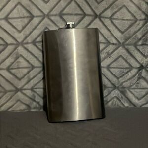 Stainless Steel 64 oz Flask